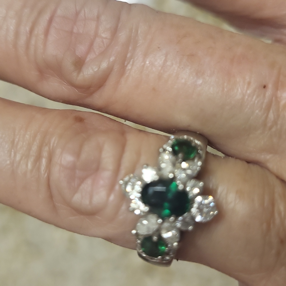 Tsavorite diamond ring In Platinum - Picture 10 of 10